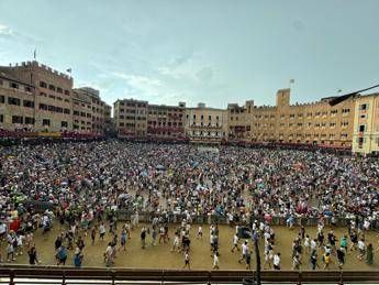 TOMORROW Palio di Siena 16 agosto 2025 oggi in tv orario contrade e fantini
