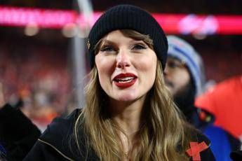 Taylor Swift tornera con un nuovo album lannuncio nel podcast del fidanzato