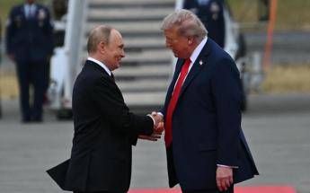 Trump Putin la stretta di mano in Alaska Trump Putin la stretta di mano in Alaska