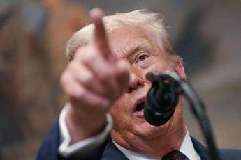 Trump attacca Abc e Nbc Ramo dei Democratici sono favorevole a revoca licenza Trump attacca Abc e Nbc Ramo dei Democratici sono favorevole a revoca licenza