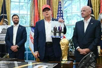 Trump e la foto con Putin Vuole venire in Usa per Mondiali di calcio