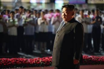 Ucraina Kim elogia le eroiche truppe nordcoreane che hanno combattuto nel Kursk Ucraina Kim elogia le eroiche truppe nordcoreane che hanno combattuto nel Kursk