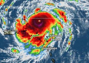 Uragano Erin cresce e diventa di categoria 5 minaccia per i Caraibi Uragano Erin cresce e diventa di categoria 5 minaccia per i Caraibi
