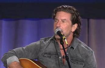 Addio a Brett James cantante country da Grammy morto in un incidente aereo