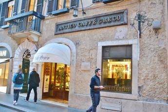 Antico Caffe Greco di Roma sfratto rinviato al 22 settembre Antico Caffe Greco di Roma sfratto rinviato al 22 settembre