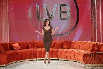 Caterina Balivo confessa a La volta buona Massacrata di critiche dopo il parto Caterina Balivo confessa a La volta buona Massacrata di critiche dopo il parto