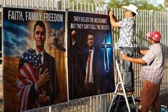 Charlie Kirk oggi i funerali allo stadio discorso di Trump per lattivista ucciso Charlie Kirk oggi i funerali allo stadio discorso di Trump per lattivista ucciso