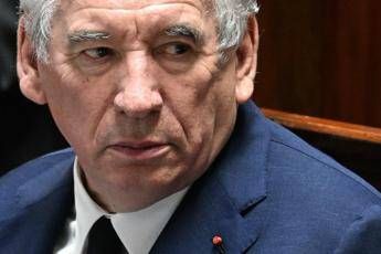 Francia cade il governo Bayrou non ottiene fiducia sulla manovra finanziaria