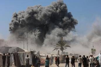 Gaza City Idf ai cittadini Spostatevi a sud della Striscia. Allarme Msf Migliaia i civili a rischio