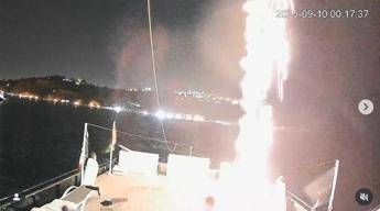 Global Sumud Flottilla Secondo attacco in due giorni in acque tunisine colpita la nave Alma Global Sumud Flottilla Secondo attacco in due giorni in acque tunisine colpita la nave Alma