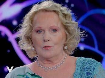 Katia Ricciarelli Pippo Baudo mi ha nascosto la verita sul figlio Alex. Magalli Gli darei una sberla Katia Ricciarelli Pippo Baudo mi ha nascosto la verita sul figlio Alex. Magalli Gli darei una sberla