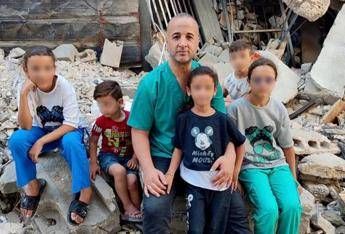 Lappello allItalia di un medico bloccato a Gaza Aiutatemi a salvare i miei 5 figli