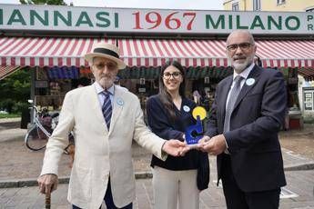 Milano al Chiosco Giannasi raccolta fondi per lAirc