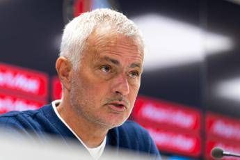 Mourinho ecco lufficialita Jose e il nuovo allenatore del Benfica Mourinho ecco lufficialita Jose e il nuovo allenatore del Benfica
