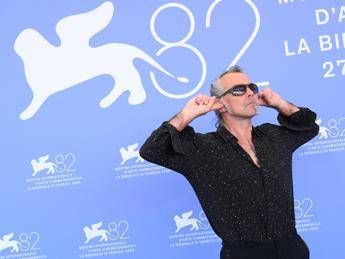 Piero Pelu Non sono una rockstar. A Venezia il documentario Rumore dentro Piero Pelu Non sono una rockstar. A Venezia il documentario Rumore dentro