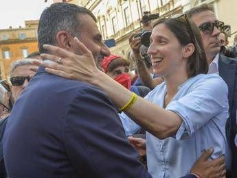 Puglia Avs fa muro su Vendola e Decaro minaccia passo indietro Non sono insostituibile