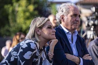 Simona Ventura e Giovanni Terzi gli audio dello stalker e lo sfogo Ci minaccia di morte