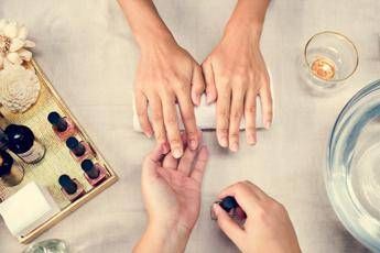 Smalti semipermanenti e sostanze vietate cose cambiato dall1 settembre