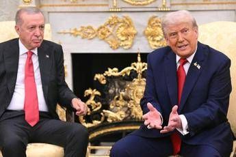 Trump incontra Erdogan e avverte Putin Molto deluso da lui e momento di fermarsi. Gaza Accordo vicino