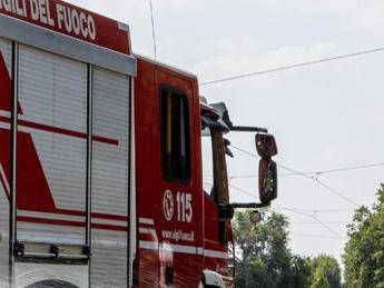 Valtellina scuolabus con 7 ragazzini a bordo sbanda e finisce in un torrente Valtellina scuolabus con 7 ragazzini a bordo sbanda e finisce in un torrente