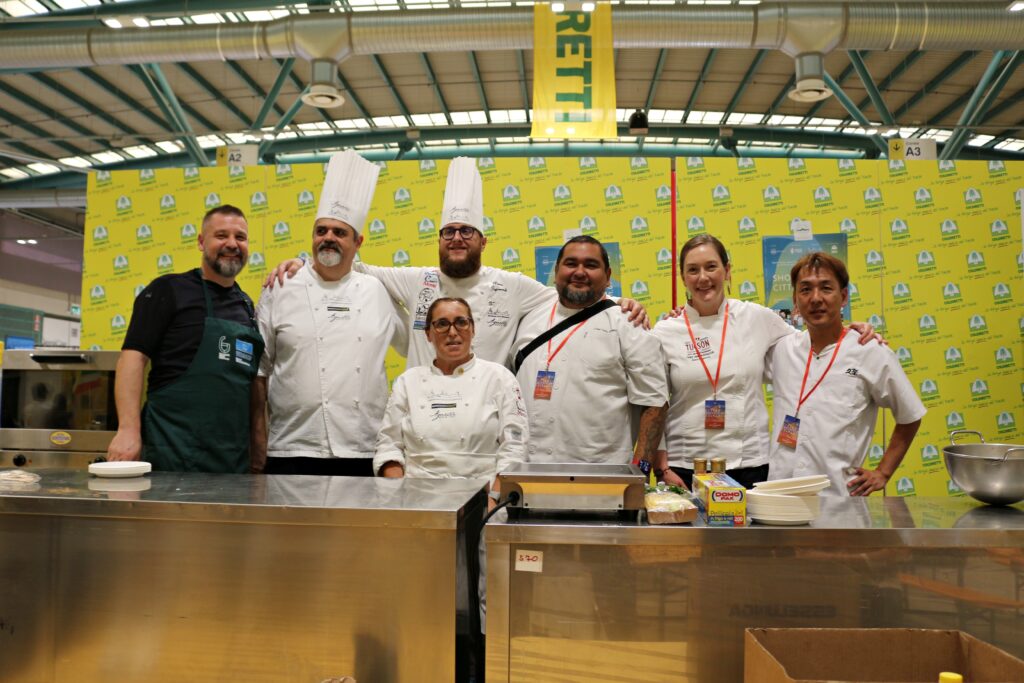 da sx A. Klavdianos Salonicco Emanuele. Toffanin Lisa Noris M. Sisgismondi Ass. Cuochi Bergamaschi J. Herrera San Antonio