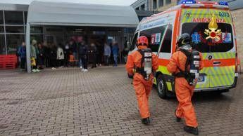 Ancona scuola evacuata per sostanza urticante nellaria tre ragazzi in ospedale Ancona scuola evacuata per sostanza urticante nellaria tre ragazzi in ospedale