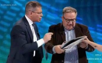 Capezzone Telese lite in tv sulla Flotilla tra buffone e fascista