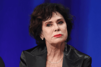 Corinne Clery e il tradimento del figlio Ho cercato di comprare il suo amore