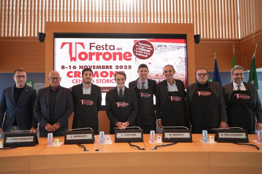 Cremona la Festa del Torrone celebra gusto e musica omaggio a Mina e alla tradizione liutaia Cremona la Festa del Torrone celebra gusto e musica omaggio a Mina e alla tradizione liutaia