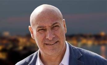 Crotone il sindaco si dimette dopo aver aggredito con calci e pugni un consigliere comunale Crotone il sindaco si dimette dopo aver aggredito con calci e pugni un consigliere comunale