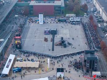 Eicma 2025 MotoLive festeggia 20 anni di adrenalina con leggende del Motorsport Eicma 2025 MotoLive festeggia 20 anni di adrenalina con leggende del Motorsport