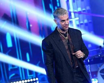 Emis Killa fa una donazione a una bimba malata ma e una truffa State attenti