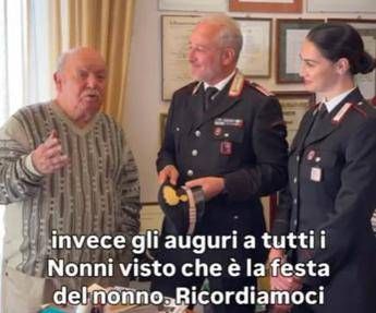 Festa dei nonni Lino Banfi e i carabinieri contro le truffe Chiamate e non vi vergognate