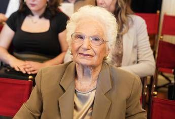 Frasi dodio contro Liliana Segre gip condanna la scrittrice Cecilia Parodi Frasi dodio contro Liliana Segre gip condanna la scrittrice Cecilia Parodi