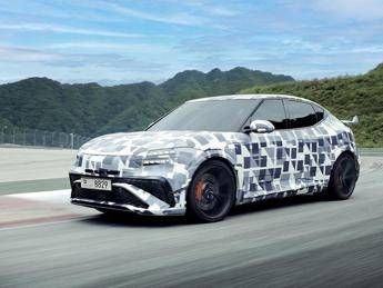Genesis GV60 Magma completa i test globali debutto vicino per il primo SUV elettrico ad alte prestazioni
