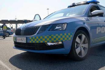 Incidente A1 camion invade carreggiata tratto chiuso e traffico in tilt Incidente A1 camion invade carreggiata tratto chiuso e traffico in tilt