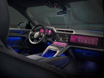 La Porsche Cayenne Electric ridefinisce gli interni del futuro