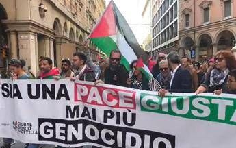 Laccordo su Gaza non ferma i cortei in Italia manifestazioni a Milano Torino e Bologna Laccordo su Gaza non ferma i cortei in Italia manifestazioni a Milano Torino e Bologna