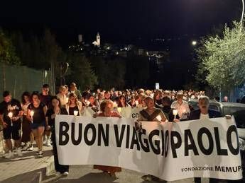 Latina suicidio 14enne al via contestazioni disciplinari a personale scolastico Latina suicidio 14enne al via contestazioni disciplinari a personale scolastico