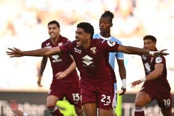 Lazio Torino 3 3 finale thriller rissa e recupero extralarge. Cose successo allOlimpico