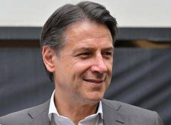 M5S Conte confermato presidente Avanti tutti insieme a testa alta M5S Conte confermato presidente Avanti tutti insieme a testa alta