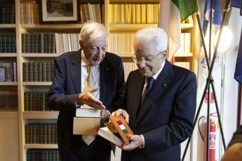 Mattarella rende omaggio a Spadolini con visita alla sua Fondazione Mattarella rende omaggio a Spadolini con visita alla sua Fondazione