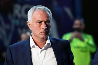 Mourinho show contro i giornalisti Tu quanto guadagni