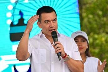 Noboa avvelenato ecco come si difendono i leader del mondo tra spettrometri sosia e Ia Noboa avvelenato ecco come si difendono i leader del mondo tra spettrometri sosia e Ia