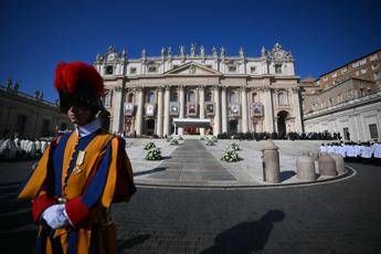 Papa ha proclamato sette nuovi santi Papa ha proclamato sette nuovi santi