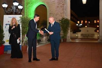 Poste vinto il premio Liberi di Crescere per impegno inclusione sociale e tutela infanzia