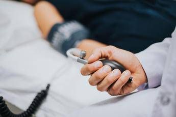 Pressione alta lo sport e una cura quali esercizi la abbassano e quanto cala