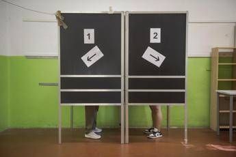 Regionali in Toscana urne aperte si vota fino alle 15