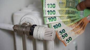 Riscaldamenti al via il 15 ottobre per le famiglie spesa di oltre mille euro in bollette del gas