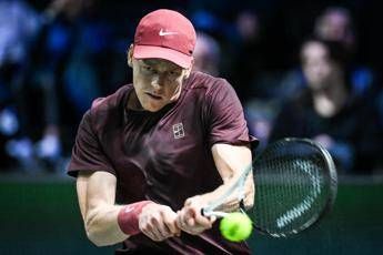 Sinner Zverev oggi semifinale a Parigi orario precedenti e dove vederla Sinner Zverev oggi semifinale a Parigi orario precedenti e dove vederla